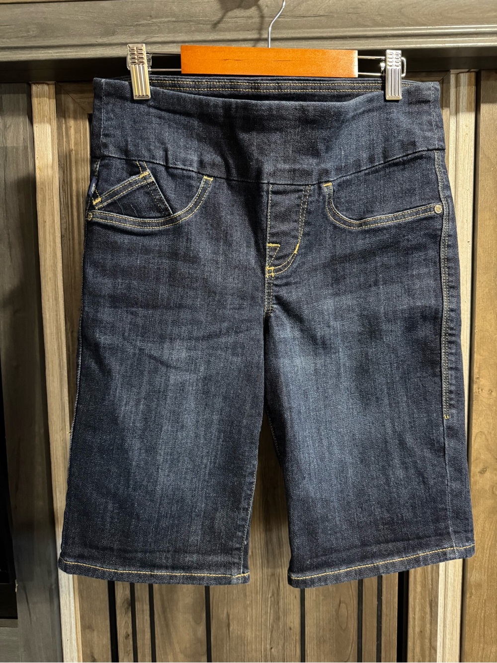 EUC Rock & Republic Denim Rx Fever Bermuda Pull On Shorts